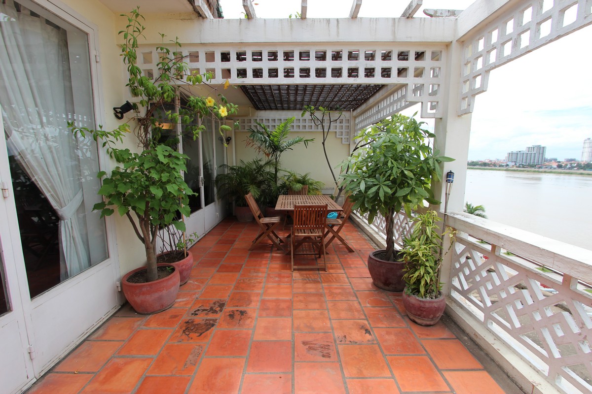 French Colonial 3 Bedroom Apartment For Rent on Riverside | Phnom Penh Real Estate