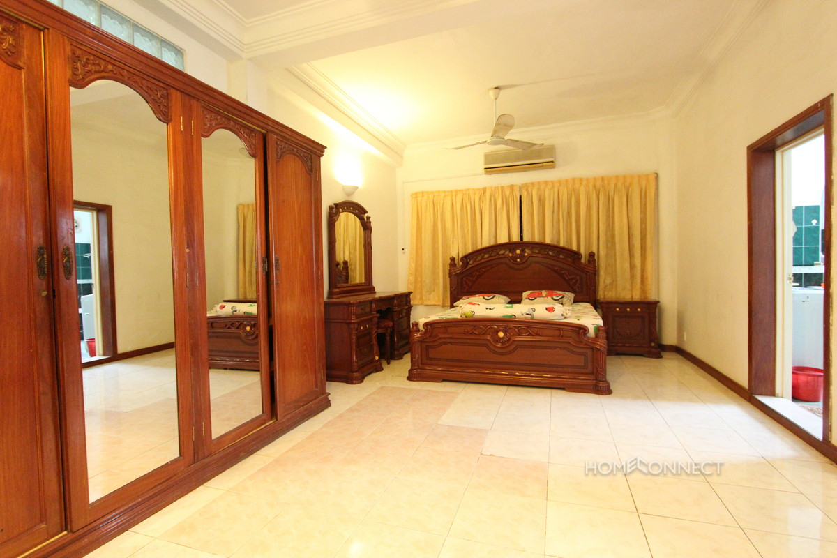 Spacious 3 Bedroom 3 Bathroom Apartment Near Royal Palace | Phnom Penh Real Estate
