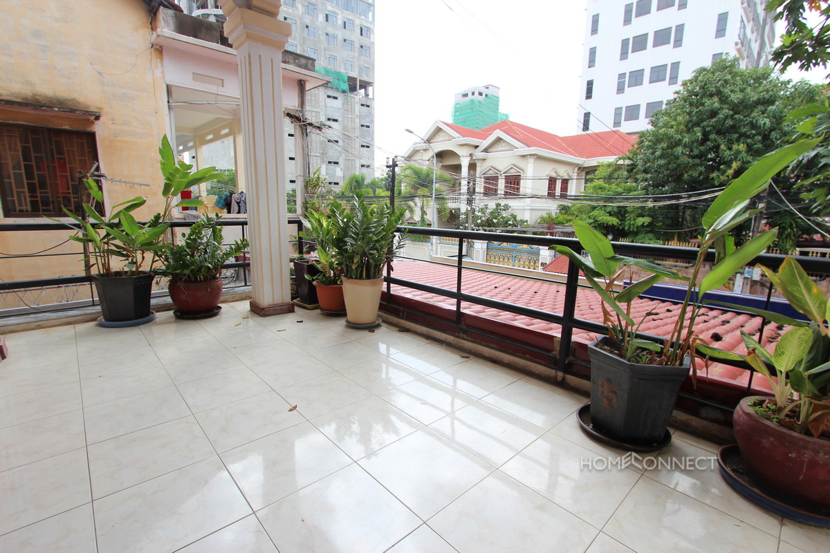 Spacious 3 Bedroom 3 Bathroom Apartment Near Royal Palace | Phnom Penh Real Estate