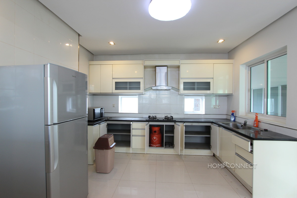 Western 3 Bedroom Family Villa For Rent Near Aeon Mall | Phnom Penh Real Estate