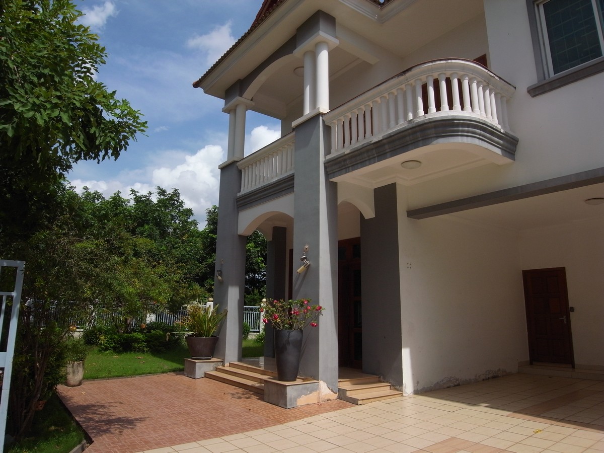 Large Garden 5 Bedroom Villa For Rent In Tonle Bassac | Phnom Penh Real Estate