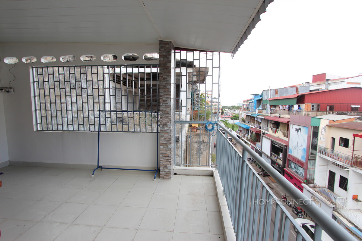 Budget 1 Bedroom 1 Bathroom Apartment Near Royal Palace | Phnom Penh Real Estate