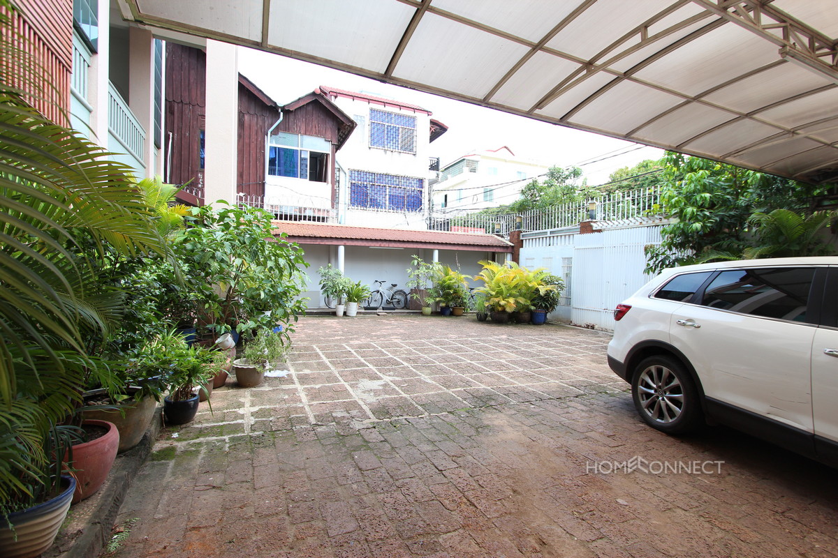 Spacious 4 Bedroom 4 Bathroom Apartment in Daun Penh | Phnom Penh Real Estate