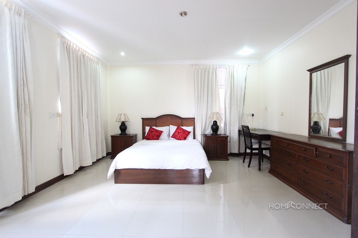 Serviced Modern 1 Bedroom 1 Bathroom Apartment in 7 Makara | Phnom Penh Real Estate