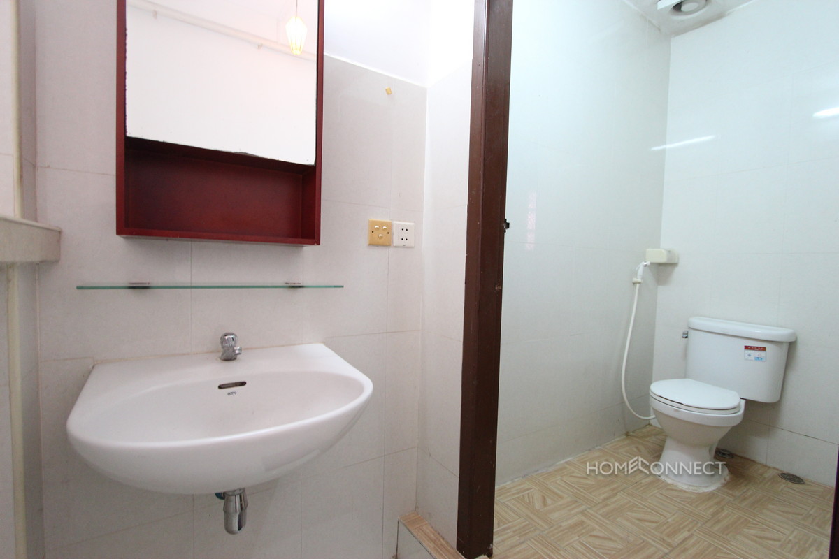 Budget 2 Bedroom 1 Bathroom Apartment for Rent Near Old Market | Phnom Penh Real Estate