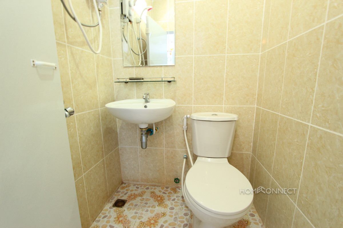 Comfortable 1 Bedroom 2 Bathroom Apartment for Rent Near Bassac Lane | Phnom Penh Real Estate