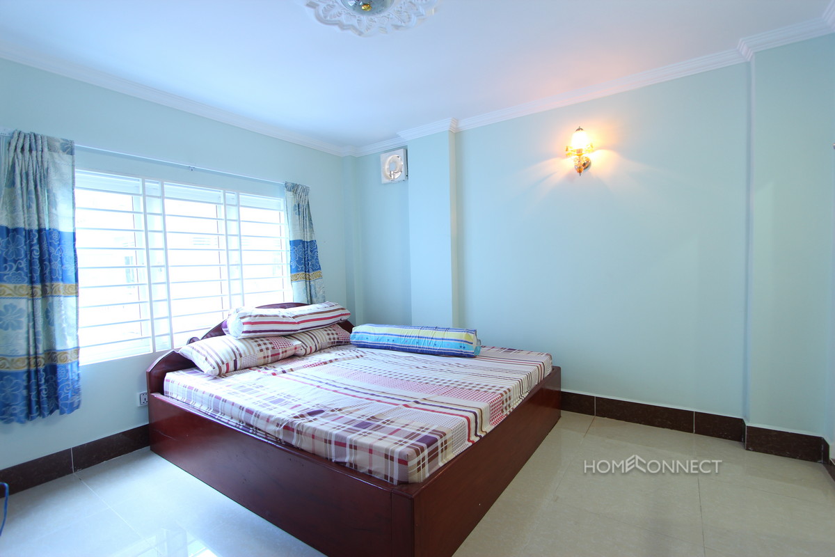 Comfortable 1 Bedroom 2 Bathroom Apartment for Rent Near Bassac Lane | Phnom Penh Real Estate