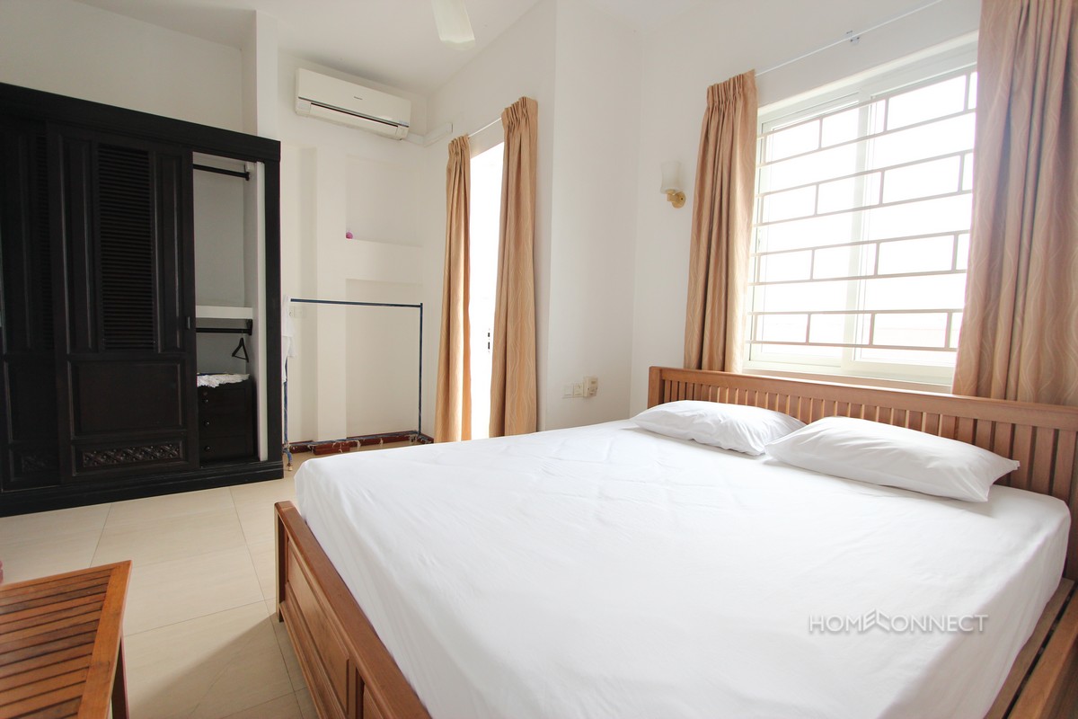 Comfortable 1 Bedroom 2 Bathroom Apartment for Rent in Tonle Bassac | Phnom Penh Real Estate