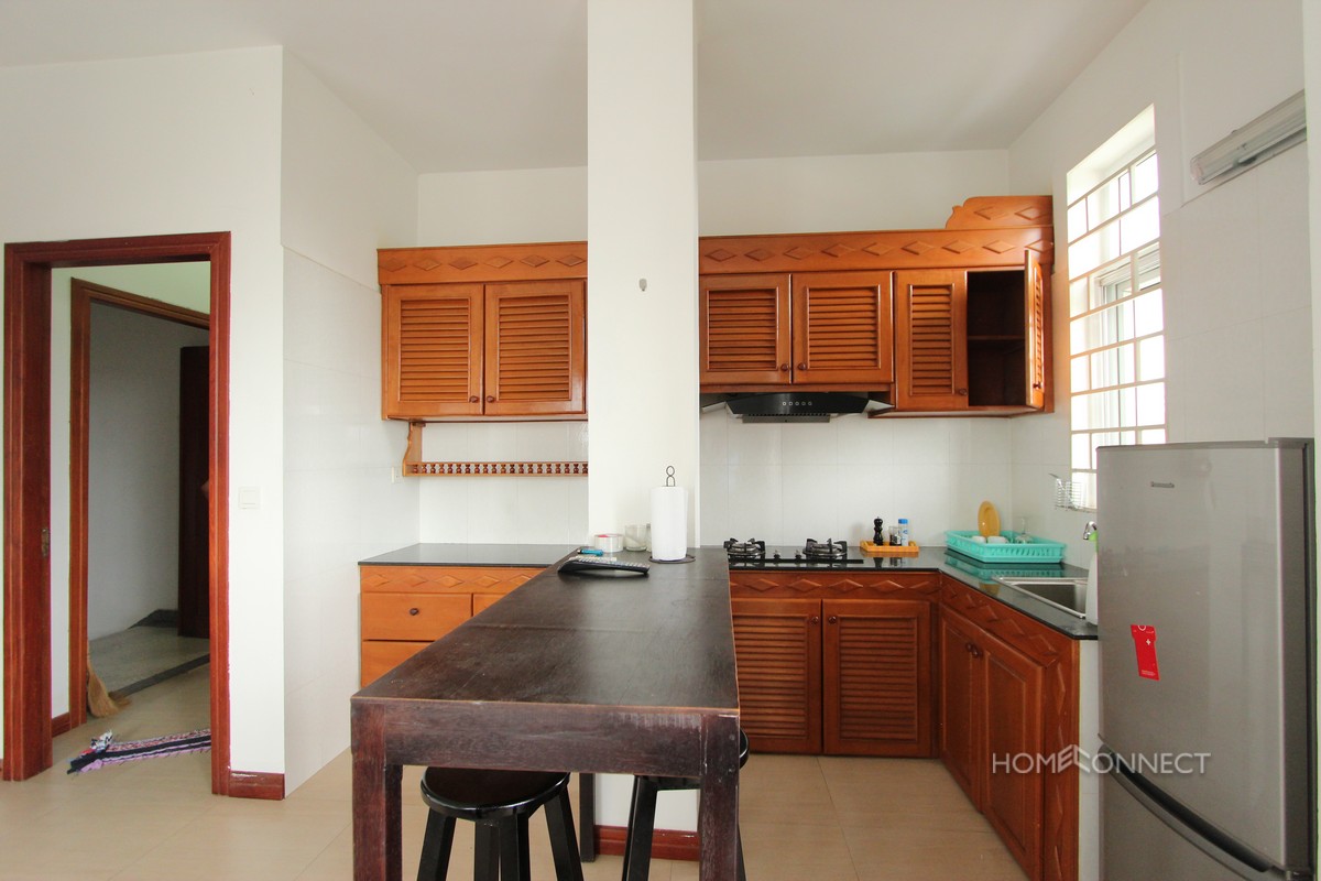 Budget 1 Bedroom 2 Bathroom Apartment for Rent in Tonle Bassac | Phnom Penh Real Estate