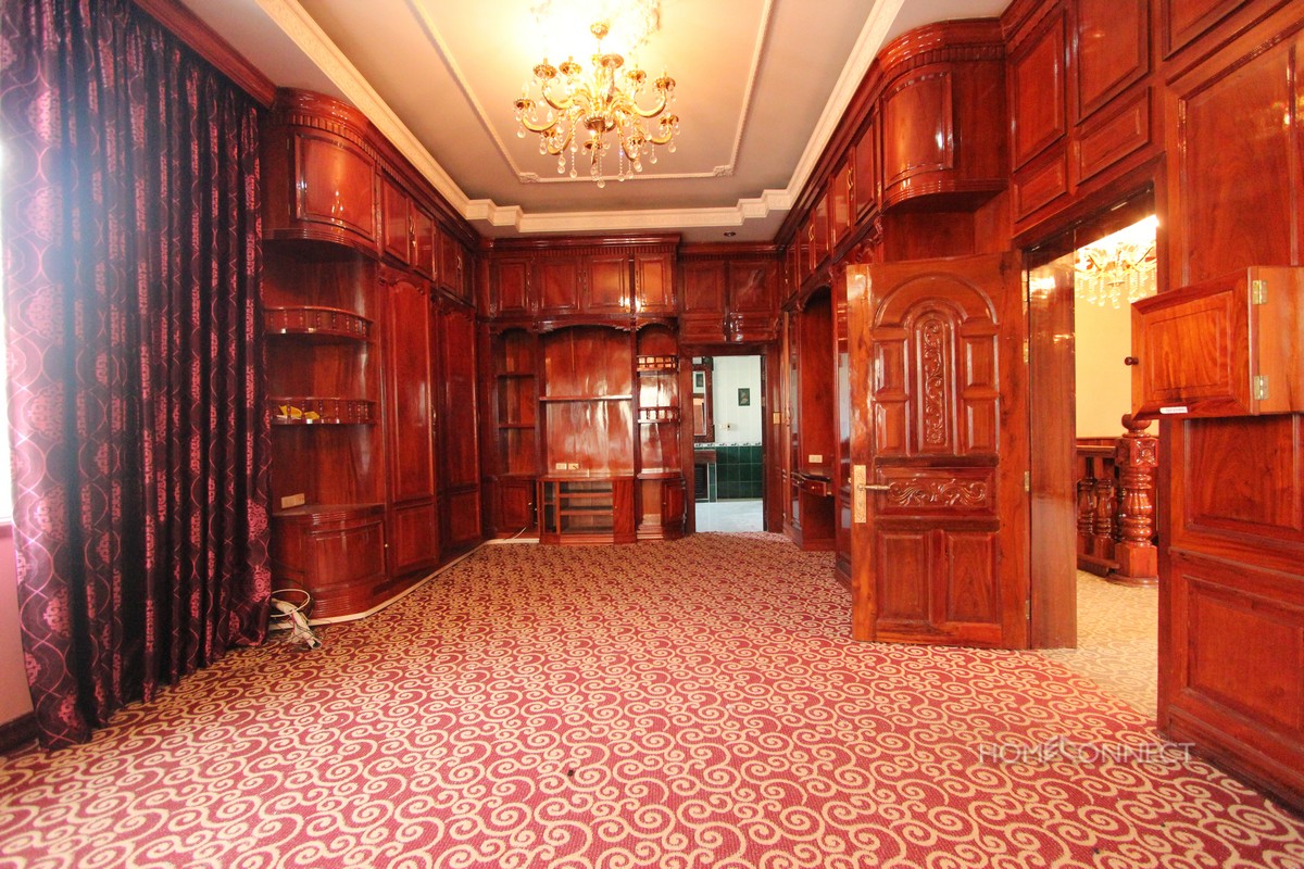 Spacious 4 Bedroom 4 Bathroom Villa For Rent in BKK1 | Phnom Penh Real Estate