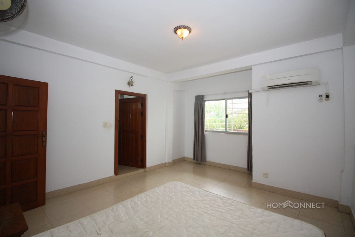 Budget 3 Bedroom 3 Bathroom Apartment for Rent in Wat Phnom | Phnom Penh Real Estate