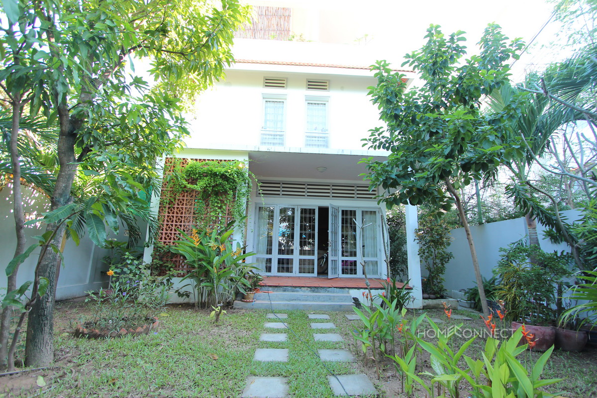 Beautiful Family 5 Bedroom Townhouse Close to Russian Market | Phnom Penh Real Estate