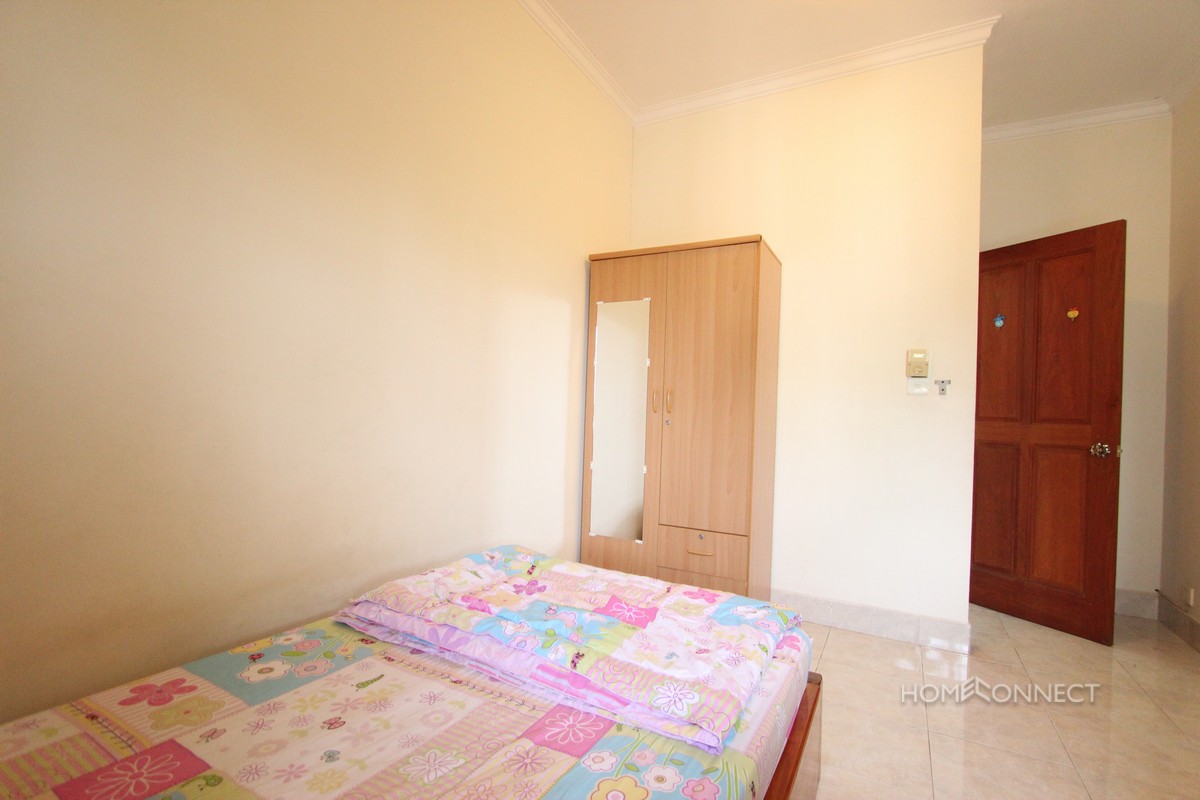 Spacious 2 Bedroom 1 Bathroom Apartment For Rent Near Central Market | Phnom Penh Real Estate