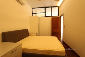 Big Balcony 1 Bedroom Apartment Near the National Museum | Phnom Penh Real Estate