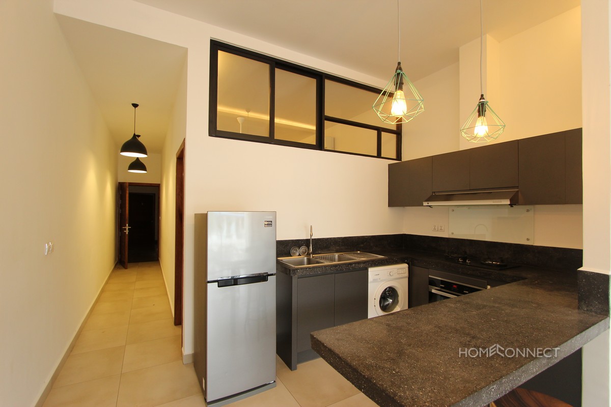 Big Balcony 1 Bedroom Apartment Near the National Museum | Phnom Penh Real Estate