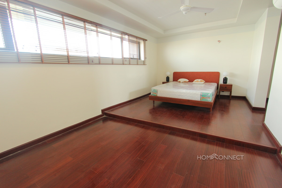 Penthouse With 3 Bedrooms in Wat Phnom | Phnom Penh Real Estate