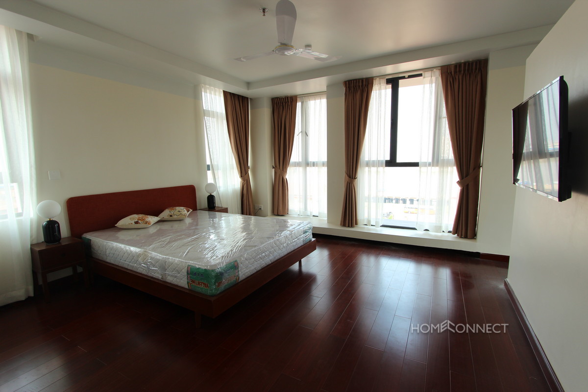 Penthouse With 3 Bedrooms in Wat Phnom | Phnom Penh Real Estate