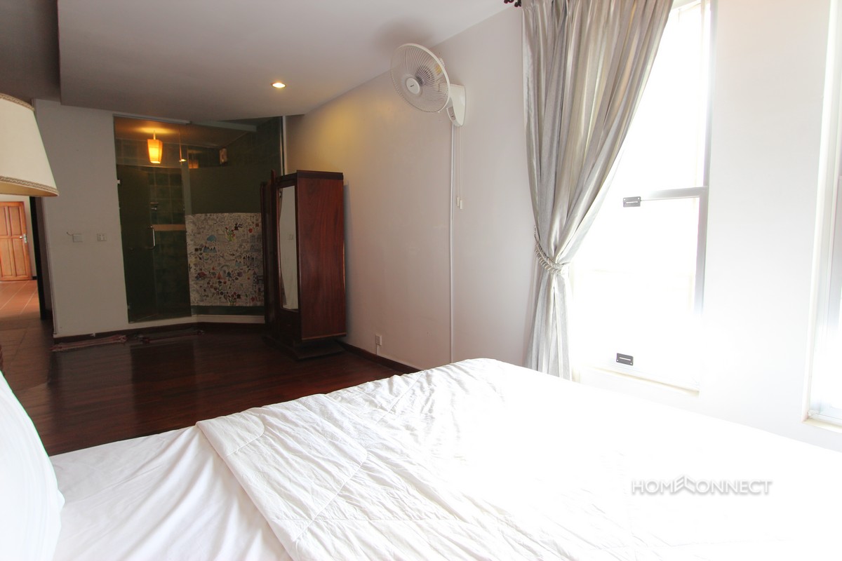 Spacious 2 Bedroom Beside The Royal Palace | Phnom Penh Real Estate