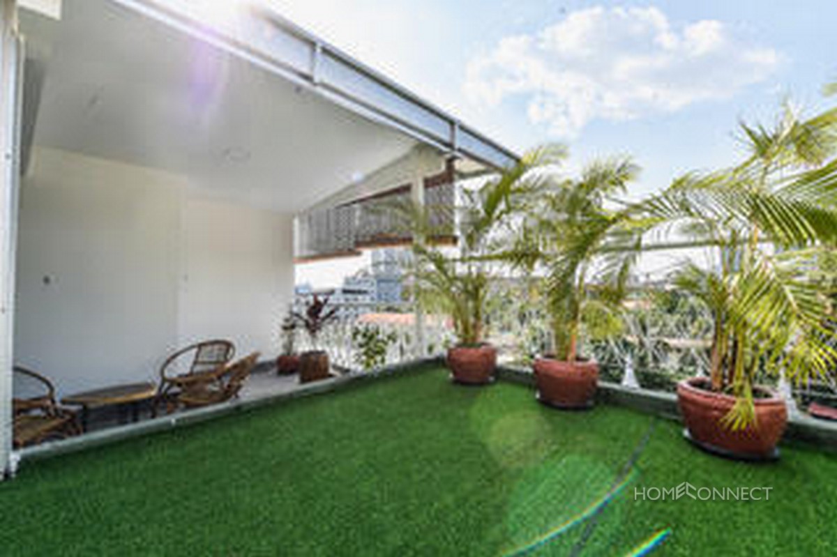 Large Terrace 2 Bedroom Apartment For Sale in Daun Penh | Phnom Penh Real Estate