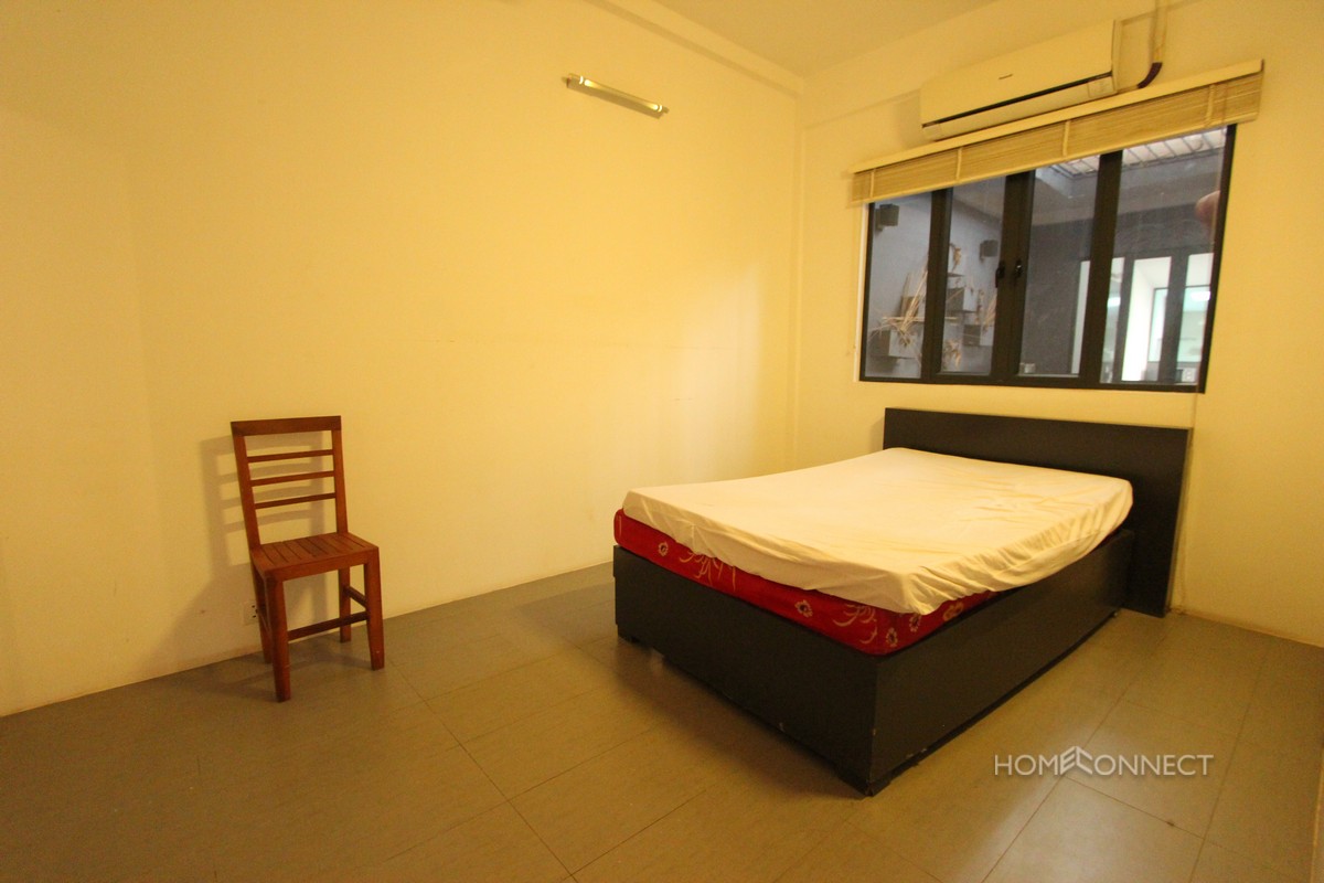 Large Rooftop 3 Bedroom Apartment For Sale Near Riverside | Phnom Penh Real Estate