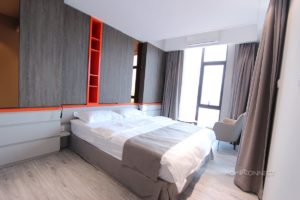 Bright Western Style 2 Bedroom in Central BKK1 | Phnom Penh Real Estate