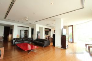 Beautiful 6 Bedroom Apartment on Riverside | Phnom Penh Real Estate