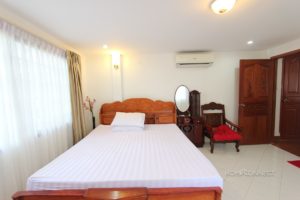 Private Balcony 1 Bedroom Near Royal Palace | Phnom Penh Real Estate