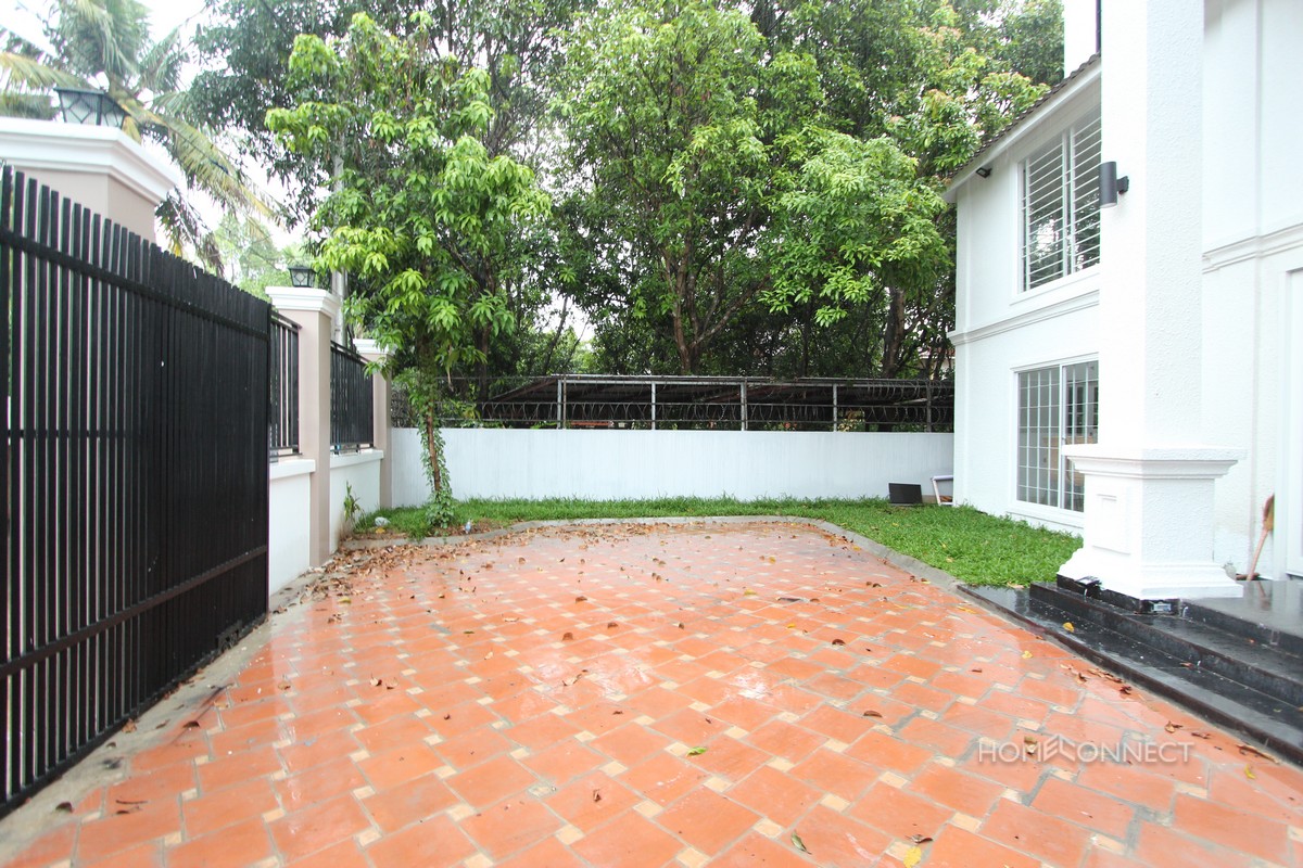 Modern 4 Bedroom Family Villa For Sale in Prek Eng | Phnom Penh Real Estate