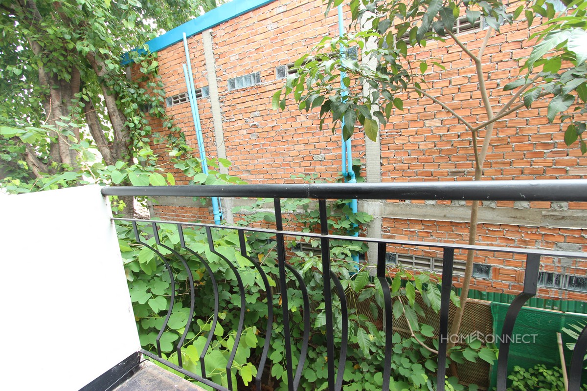 Western Style 2 Bedroom Walking Distance of Independence Monument | Phnom Penh Real Estate